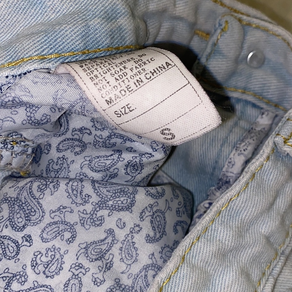 SHEIN light washed denim shorts! - Picture 5 of 5